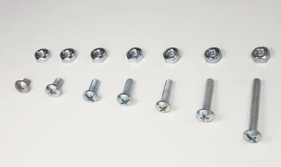 Tornillos 3/16 surtidos en bolsa con tuerca